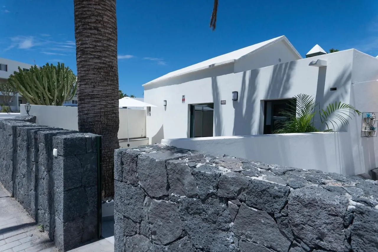Casa A Primera Linea De Mar Costa Teguise Villa