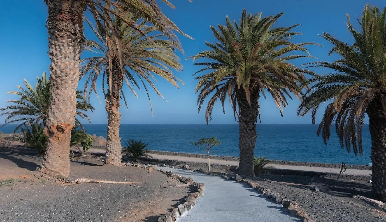 Casa A Primera Linea De Mar Costa Teguise Villa